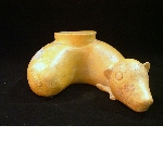 Hond-shaped vase